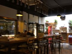 大堂-麦落精酿啤酒餐吧(先农大院店)