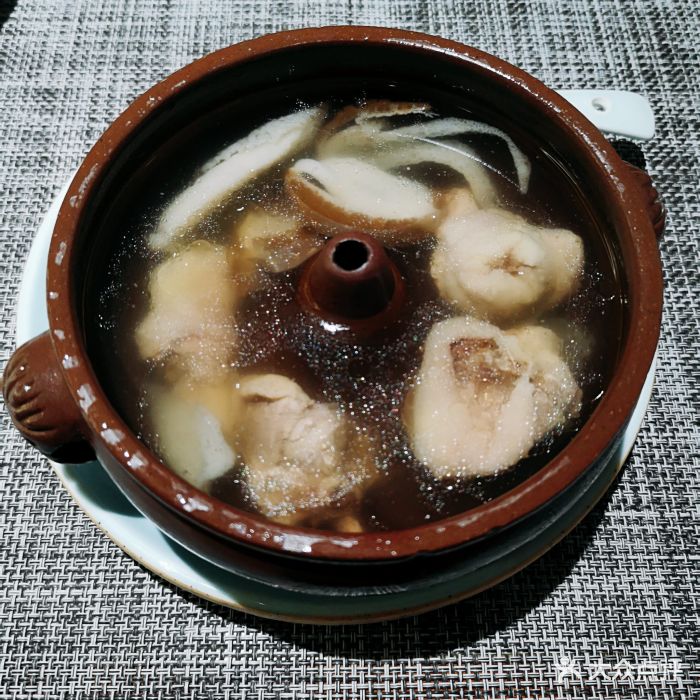 竹荪蛋汽锅鸡汤