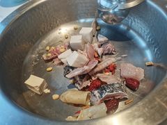 -马家斑.鲜鱼火锅(松湖万科店)