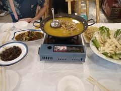 -霄汉牛三鲜湖北砂锅菜(万松园2店)