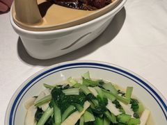 -八府香鸭·啫啫煲(华山路店)