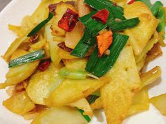黄陂腊肉炕豆丝-来菜·湖北头牌藕汤(武商MALL众圆店)