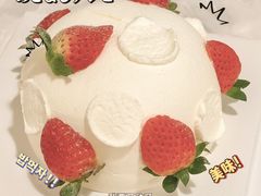 草莓炸弹蛋糕-艾加柒克蛋糕茶歇甜品台(春熙路店)