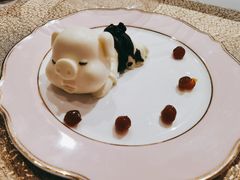 小白猪吃珍珠-御品轩(汉神购物广场店)