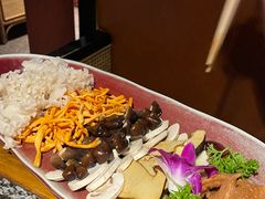 -老牌坊云南鱼豆花火锅(哈西万达店)