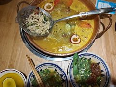 -洱火云南酸菜牛肉火锅(石景山当代商城店)