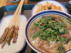 -云阿蛮云南生烫牛肉米线(奉贤路店)