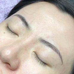 -一个差评成就的纹眉店