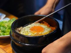 传统石锅拌饭-唯成•韩国炭火烤肉 유성고기