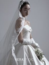 -至臻微拉婚纱摄影