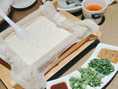 -东口码头·烧鸽子·鱼头泡饼·地方菜(金鹰悦城店)