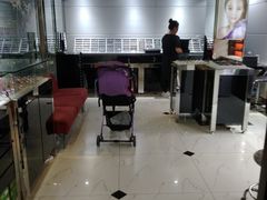 -潘多拉眼镜·蔡司依视路明月(潘家园店)