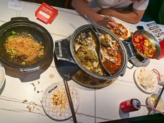 -阿瓦山寨·湘菜现炒·剁椒鱼头王(咸阳总店)