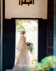 -雪中彩影婚纱摄影·微光艺术中心