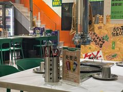 -山野的朋友露营炭火烤肉