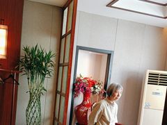 -梅花香里大酒店(郁金香路店)