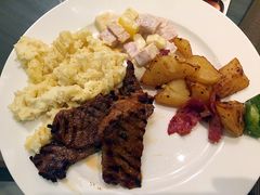 -上海滴水湖皇冠假日酒店