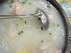 -余杨鸭鸭餐厅