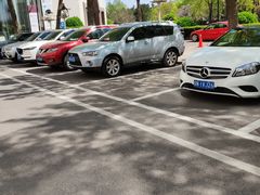 -亮马河大厦停车场