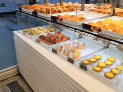面包甜点陈列柜-BreadTalk面包新语(长寿路地铁站店)