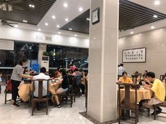 大堂-正宗鸡饭粤香酒家(朱村店)