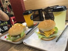 -牛纽塔·牛人堡(群众路店)