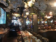大堂-胡桃里音乐餐厅(陶溪川店)(川湘赣菜·世界百大酒庄直供红酒·音乐表演)