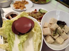 -洪氏嗨捞·广东猪肚鸡·椰子鸡火锅(西咸万象城店)