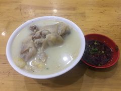 -雷祖芳老妈蹄花店