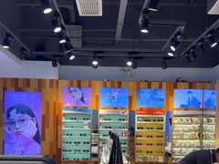 -LOOK眼镜·蔡司依视路配镜(宝山万达店)