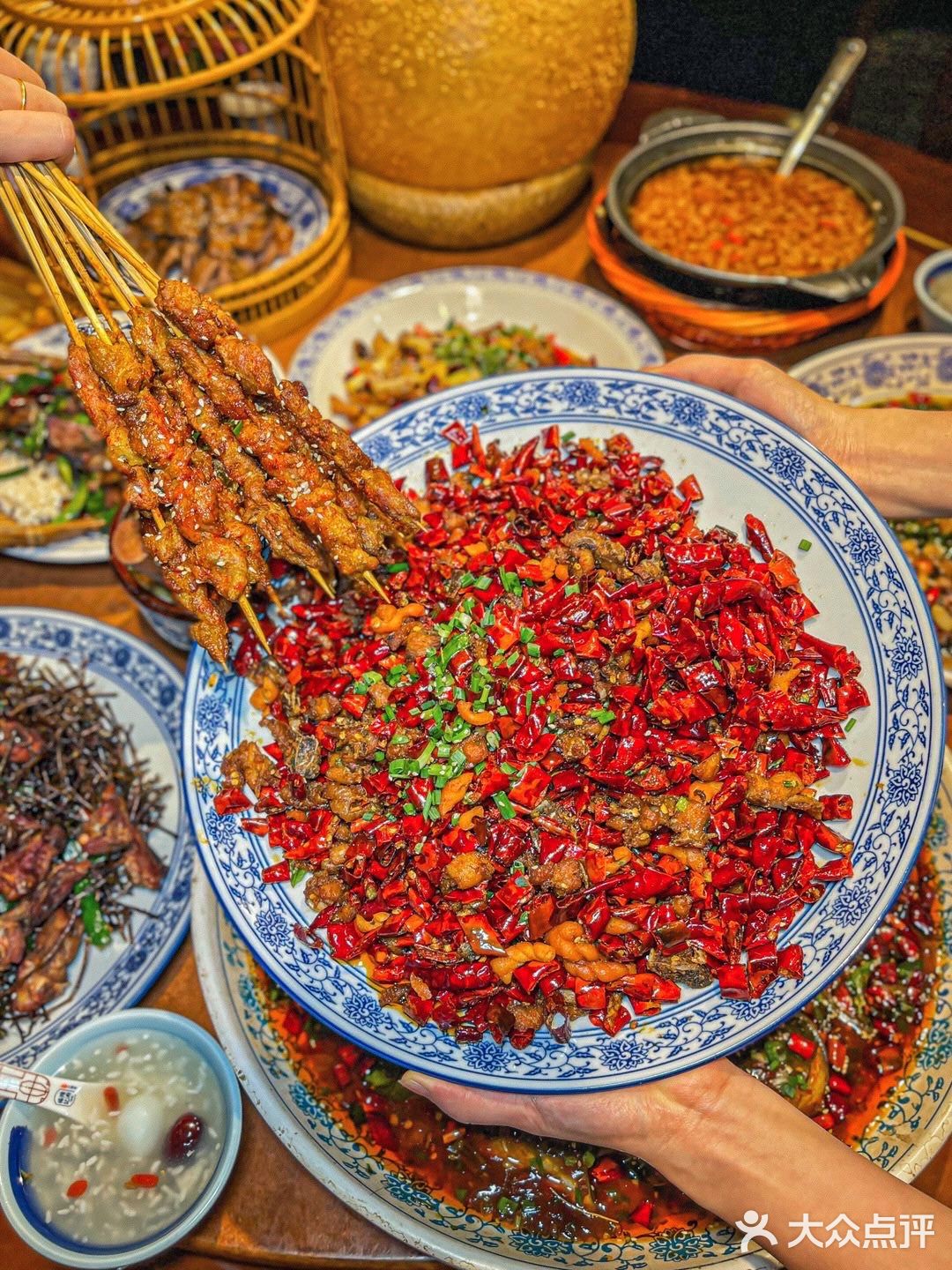 重庆人均40江湖菜馆🔥辣子鸡巨巨巨过瘾