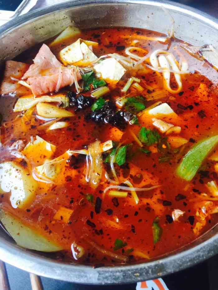 公社冒菜馆-"虽然我吃不出来钵钵鸡的差距,但是这家冒菜.