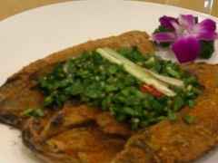 丽江纳西烤鱼-香巴拉云南餐厅(华莱坞店)