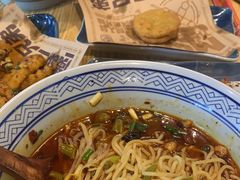 -魔都三兄弟酸辣粉·蘸卤炸串(虹桥万科店)
