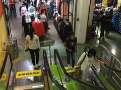 -五环Outlets(高新工厂店)