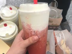 霸氣芝士草莓-奈雪的茶(市百一店)