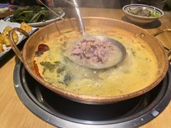 -洱火云南酸菜牛肉火锅(石景山当代商城店)