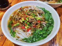 酸辣鸡杂粉-肆姐面粉馆(坡子街店)