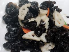 -阿三鱼头泡饼·家常菜