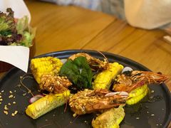 惹味胡椒虾配烤玉米-CHILLAX轻乐时(侨建·Hi City店)