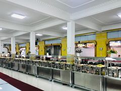 自助取餐区-哈工大一校区食堂