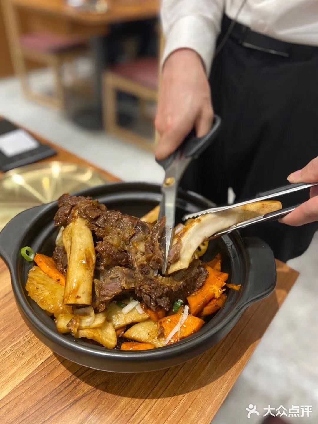 超正宗的韩式料理 大口吃肉
