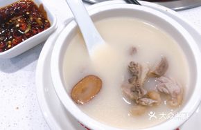 White Pepper Chicken and Pig's Trotter Stew