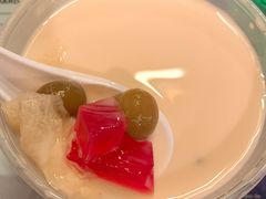 牛奶四果汤-汕头街养生糖水铺