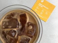 -彳亍咖啡·这里(水湾路店)