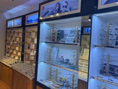 -MiRi眼镜·蔡司·星趣控·尼康控优点视觉合作店(南京东路店)