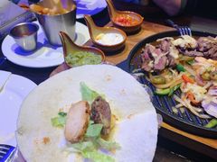 墨西哥风味烩牛肉配Pita-bluefrog蓝蛙(皇庭广场店)