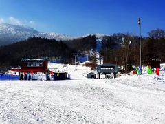 -亚布力新体委滑雪场