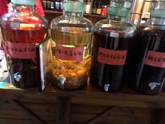 -果松木炭酸菜铜火锅·外婆参鸡汤