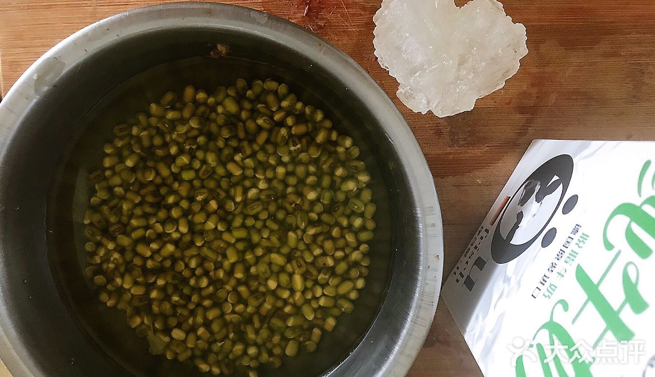 夏日降暑清凉西瓜绿豆冰沙，消暑解渴甜品
